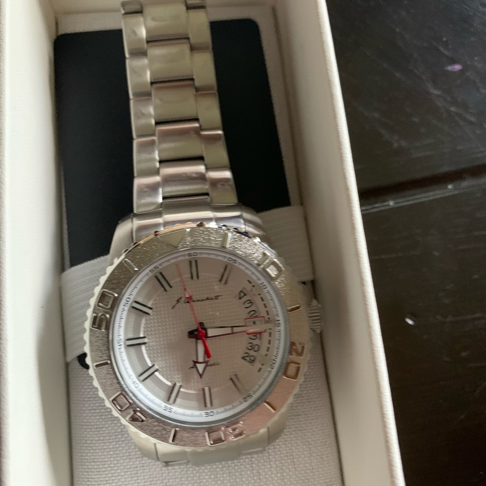 Watches - Picture 4 of 4
